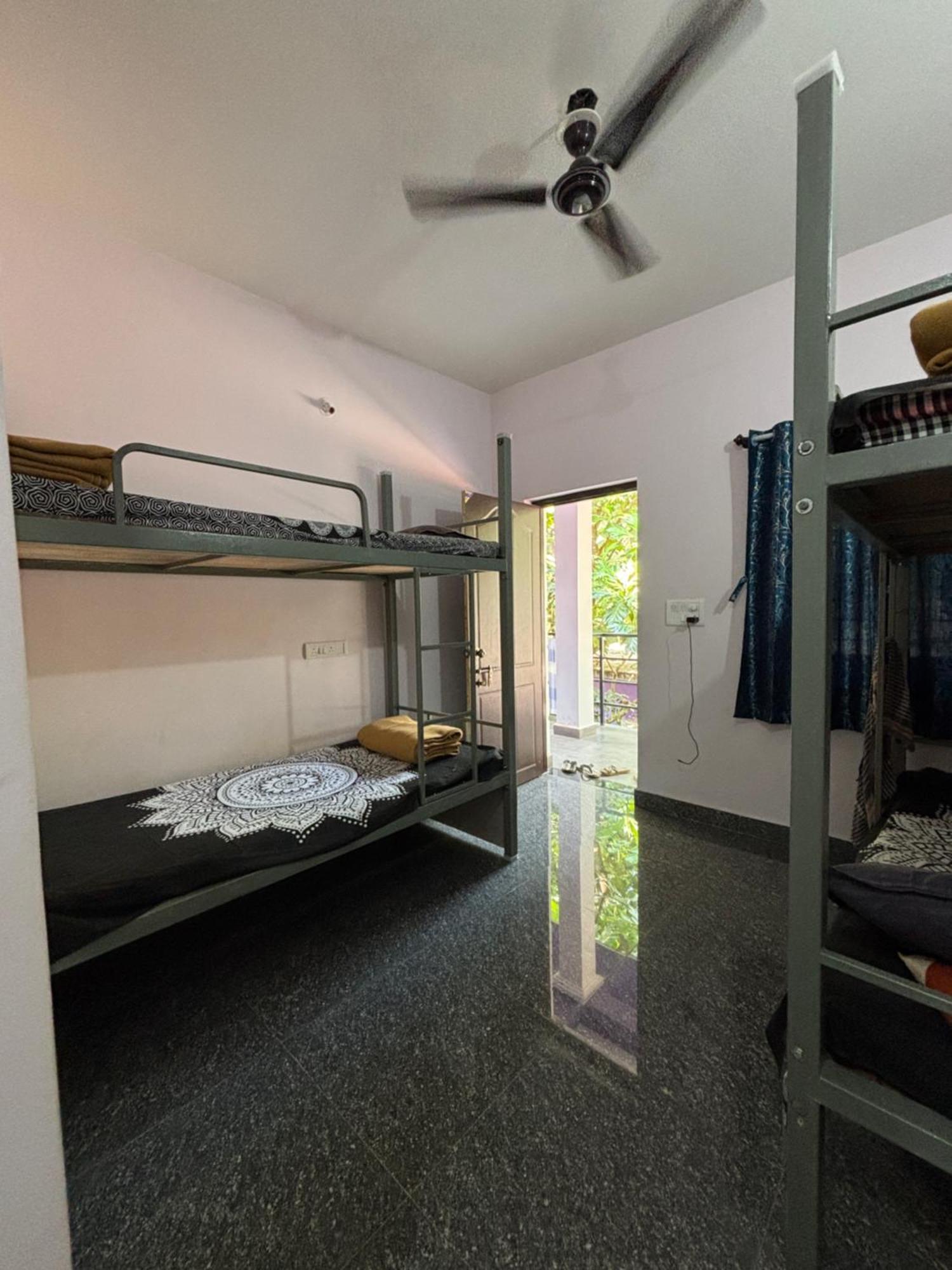 Tamasha Goa Vagator Hostel Buitenkant foto