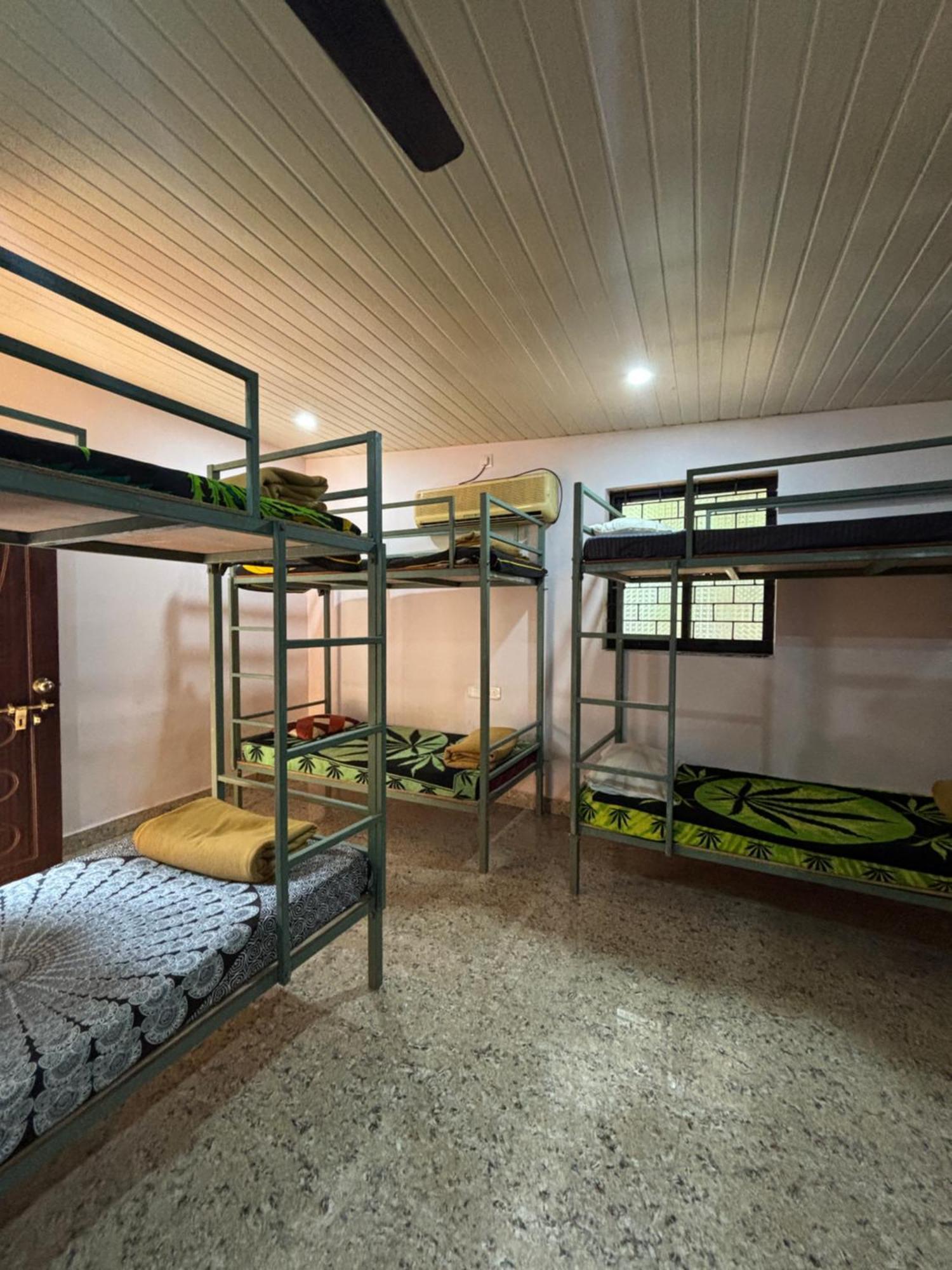 Tamasha Goa Vagator Hostel Buitenkant foto