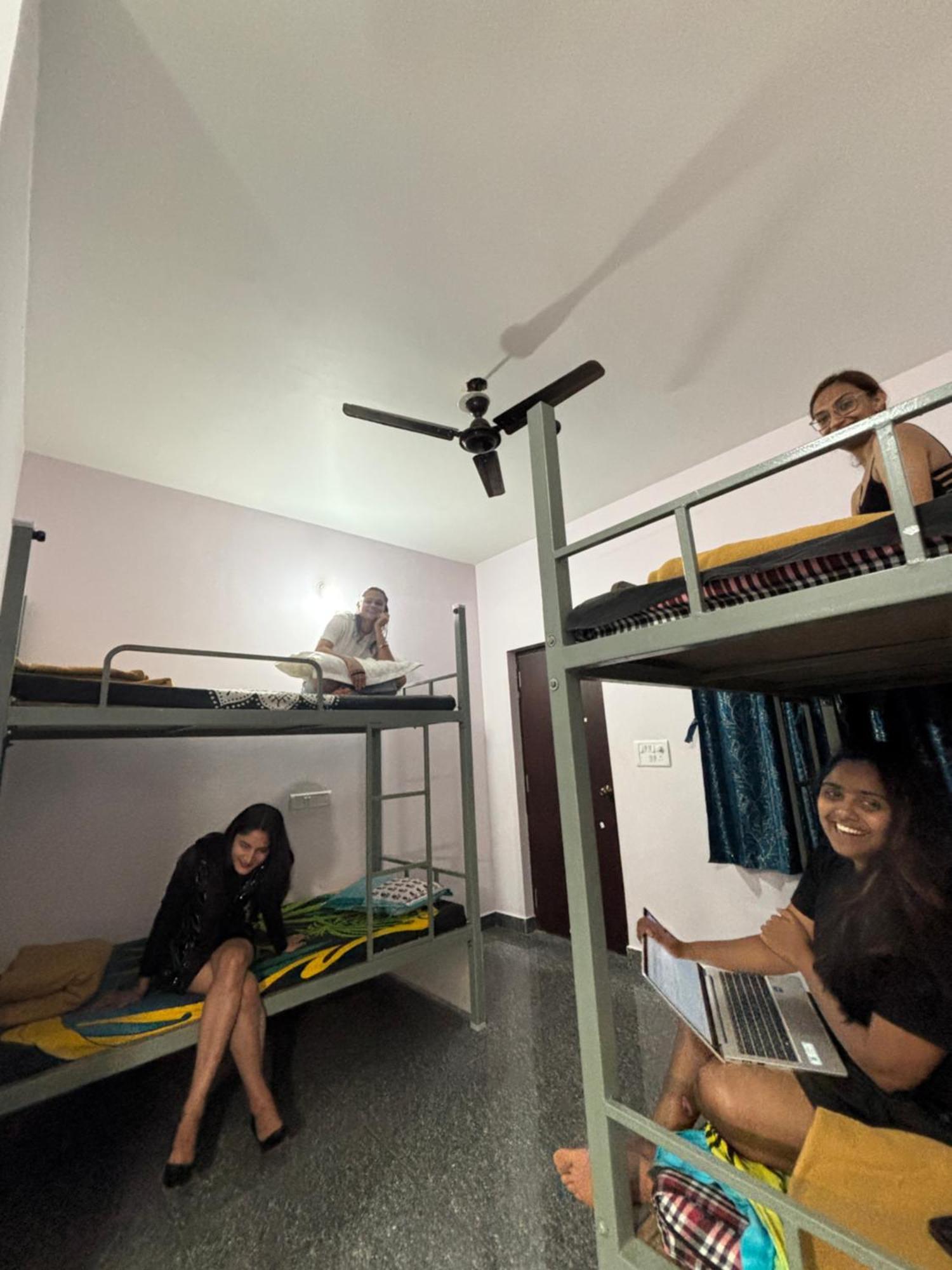 Tamasha Goa Vagator Hostel Buitenkant foto